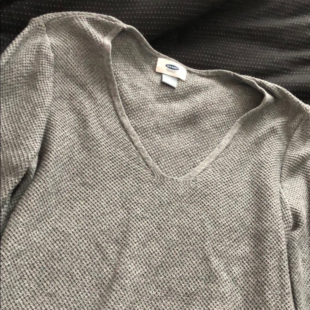 Thin sweater